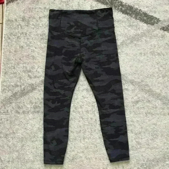 Athleta Elation Camo 7/8 Tight - Picture 5 of 6